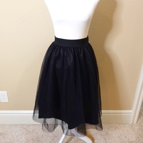 Aqua Dresses & Skirts - Bloomingdale's AQUA Black Tulle Midi Skirt Size Small